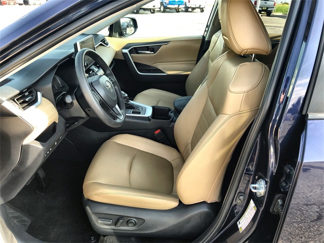 2025 Toyota RAV4 XLE Premium photo 4