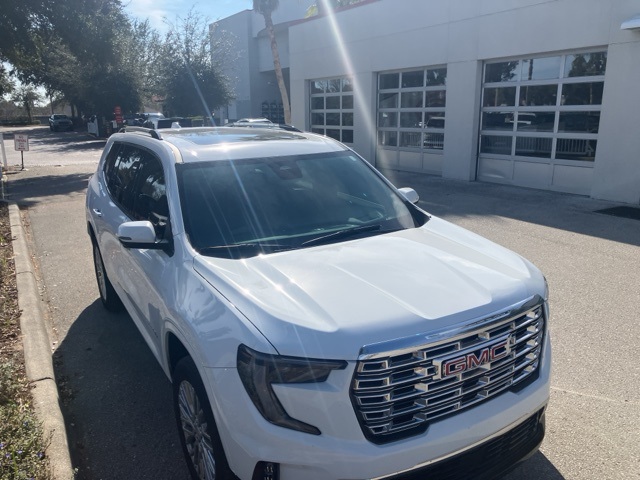 2024 GMC Acadia Denali's photo