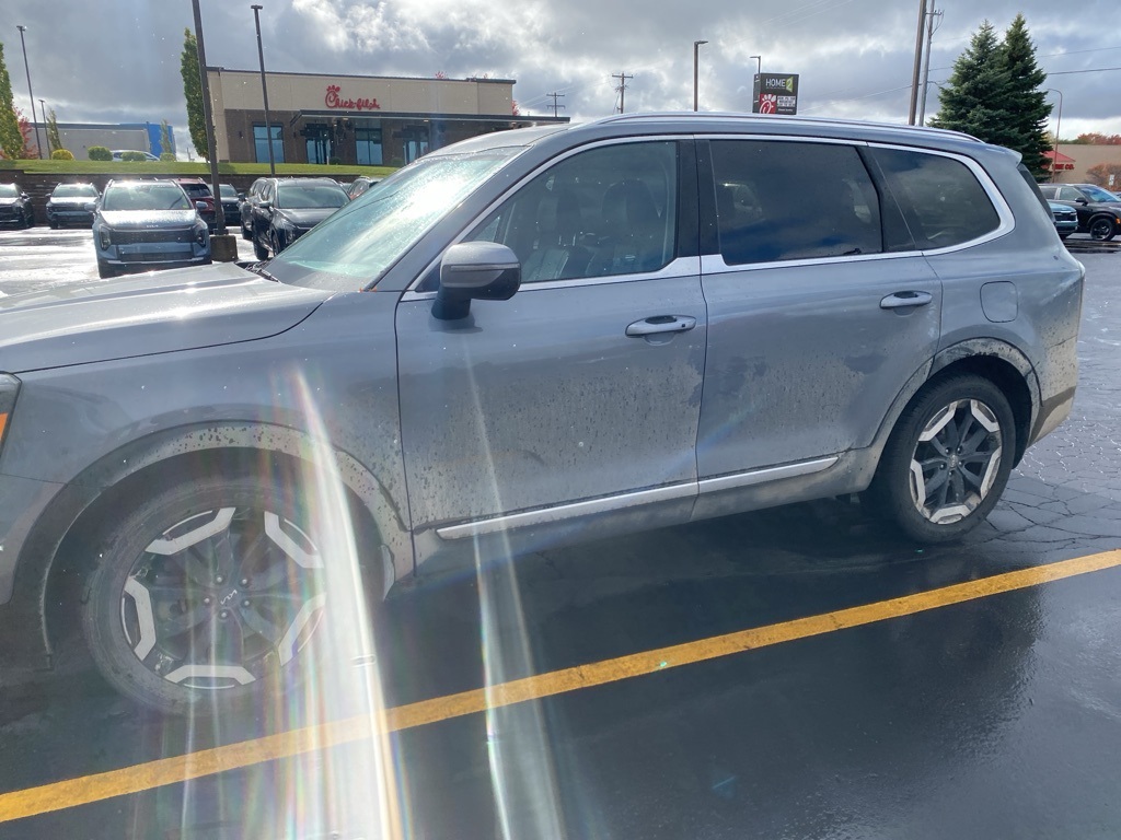 2024 Kia Telluride EX photo 4