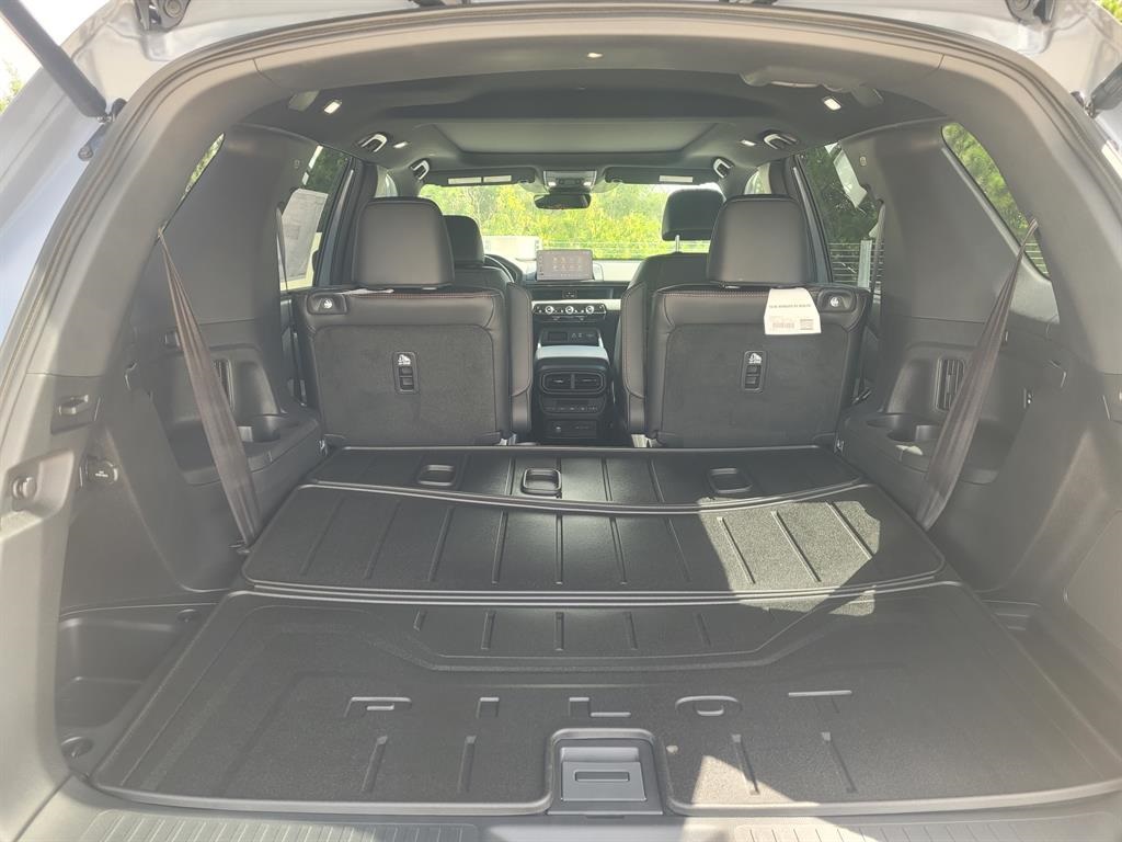 2025 Honda Pilot TrailSport photo 16