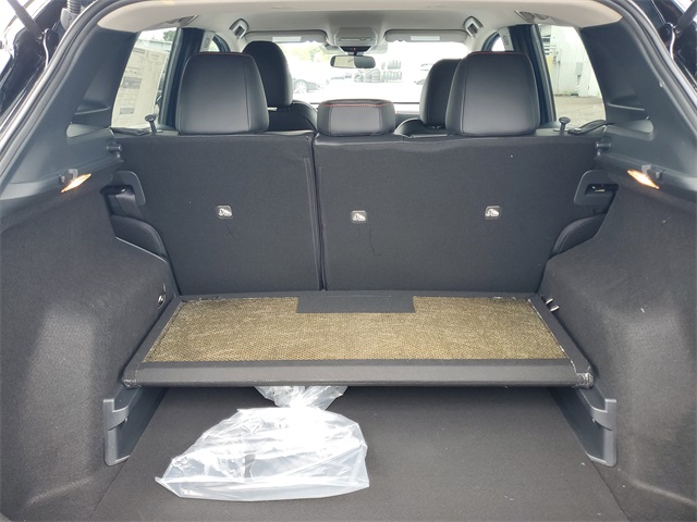 2025 Nissan Kicks SR photo 23