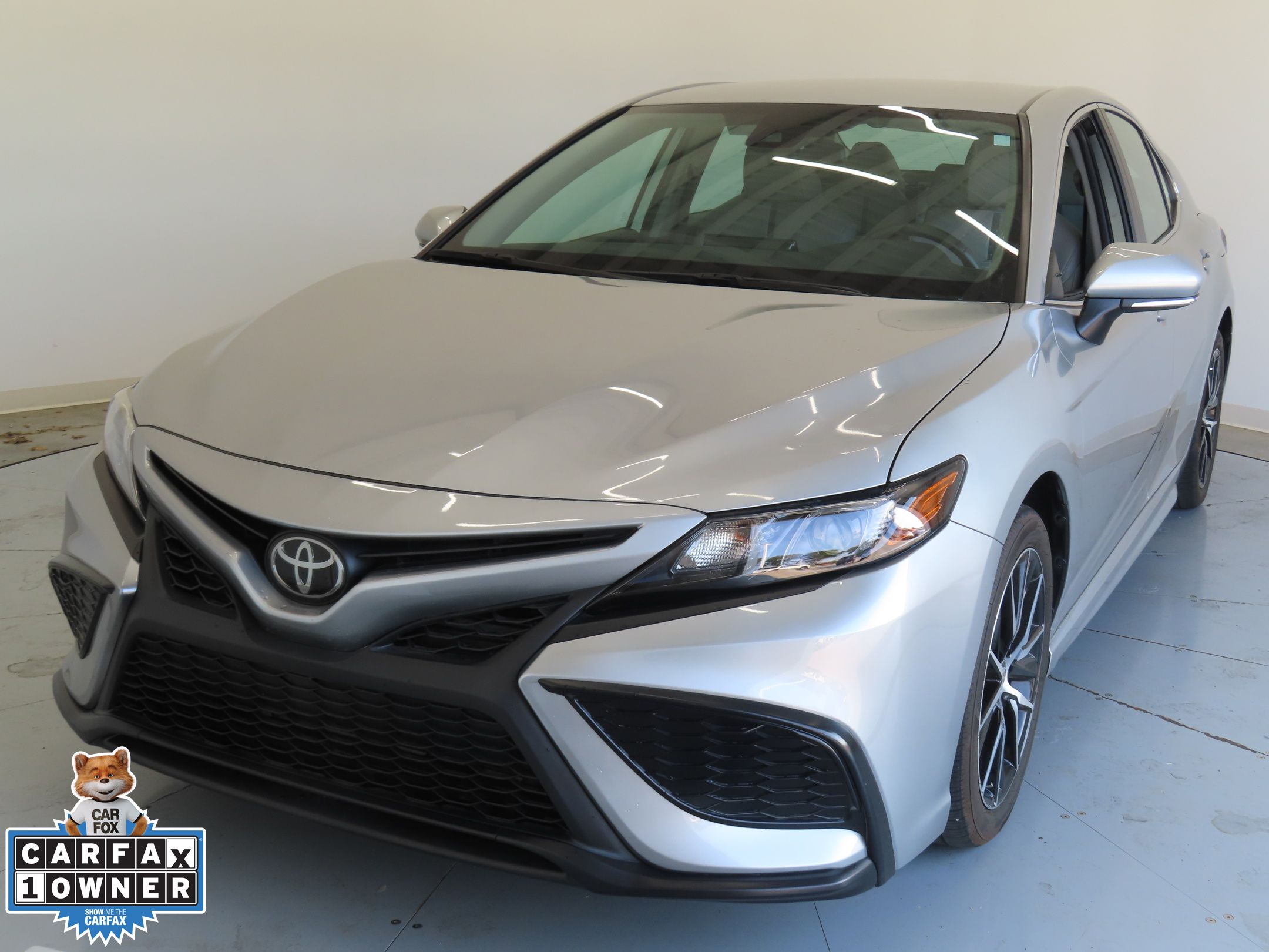 2023 Toyota Camry SE photo 7