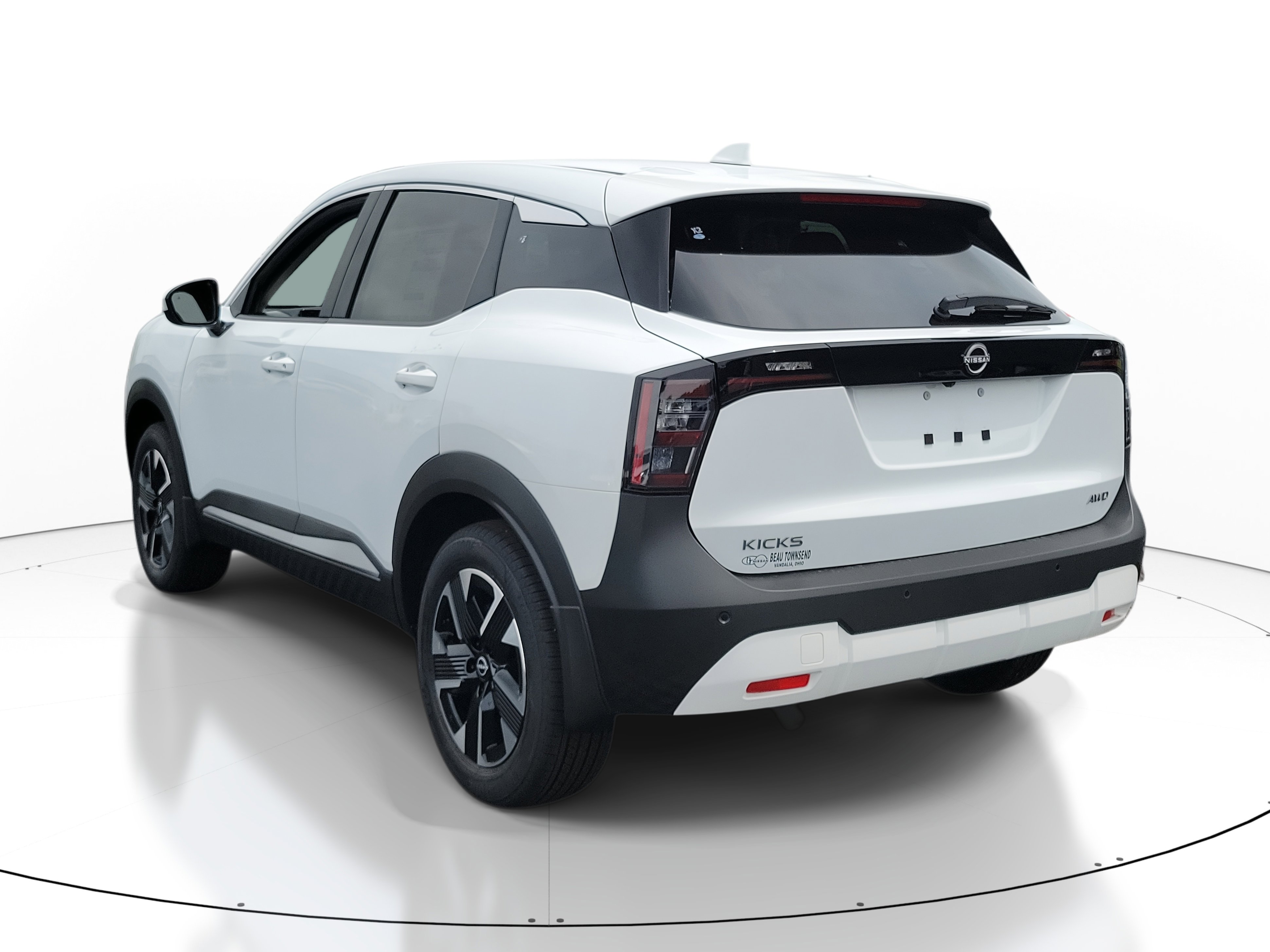2025 Nissan Kicks SV photo 2