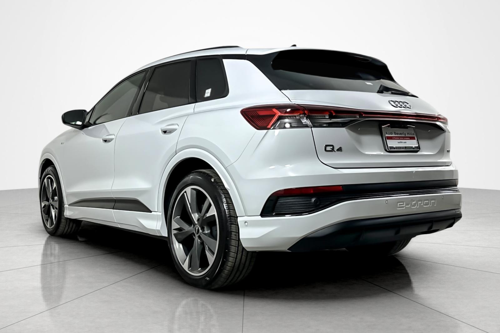 2024 Audi Q4 E-tron Premium Plus 55 photo 3