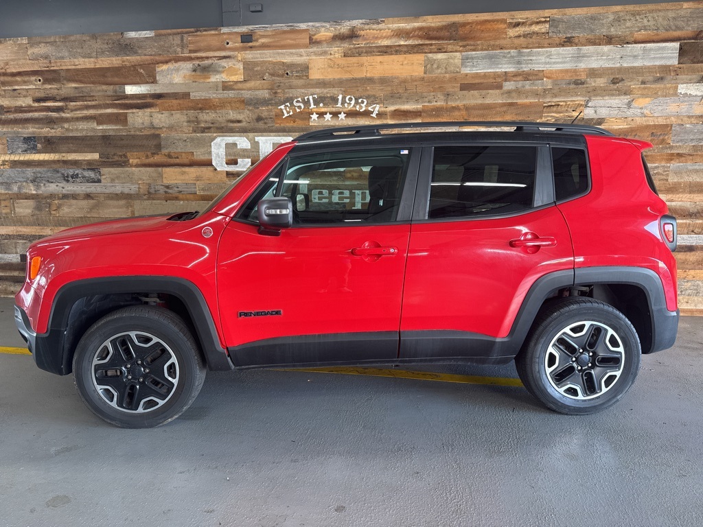 2016 Jeep Renegade Trailhawk photo 4