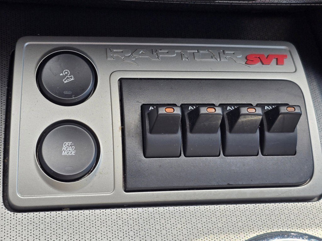 2010 Ford F-150 SVT Raptor photo 4