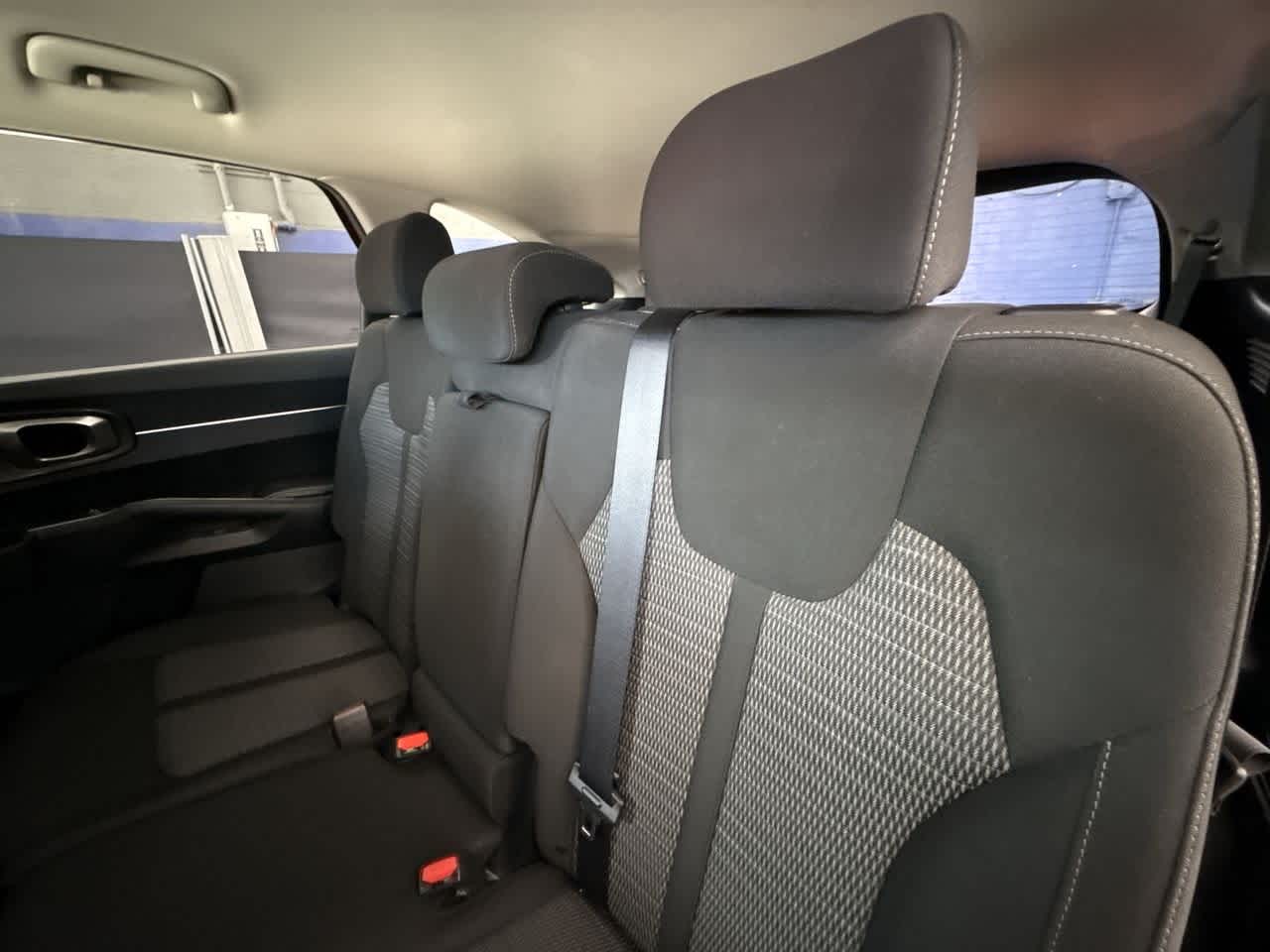 2023 Kia Sorento LX photo 19