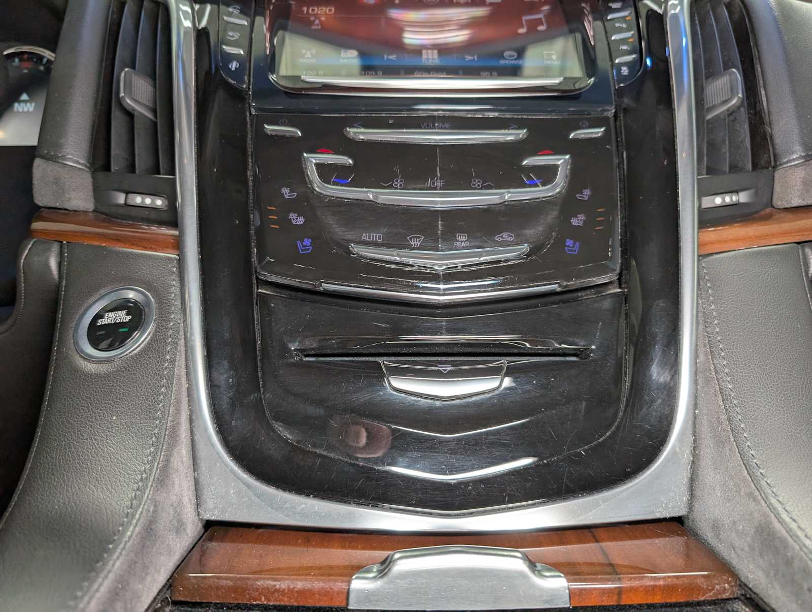 2016 Cadillac Escalade ESV Premium photo 30