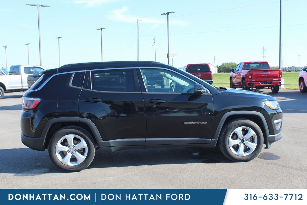 2017 Jeep Compass Latitude photo 3