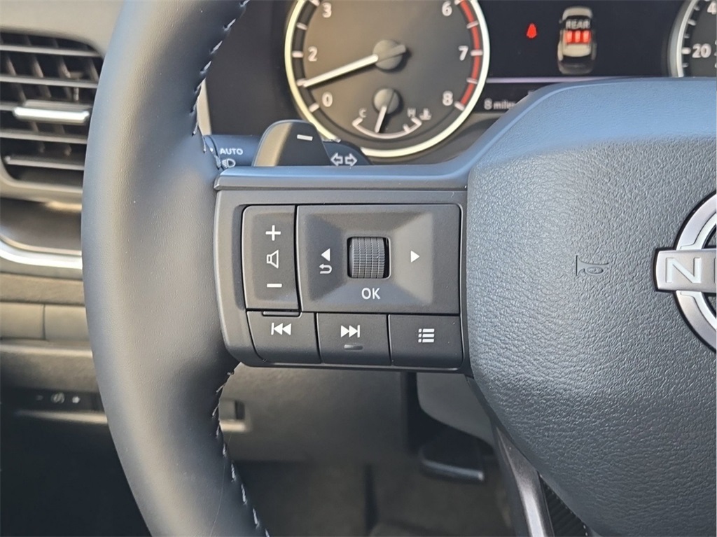 2025 Nissan Rogue SV photo 24