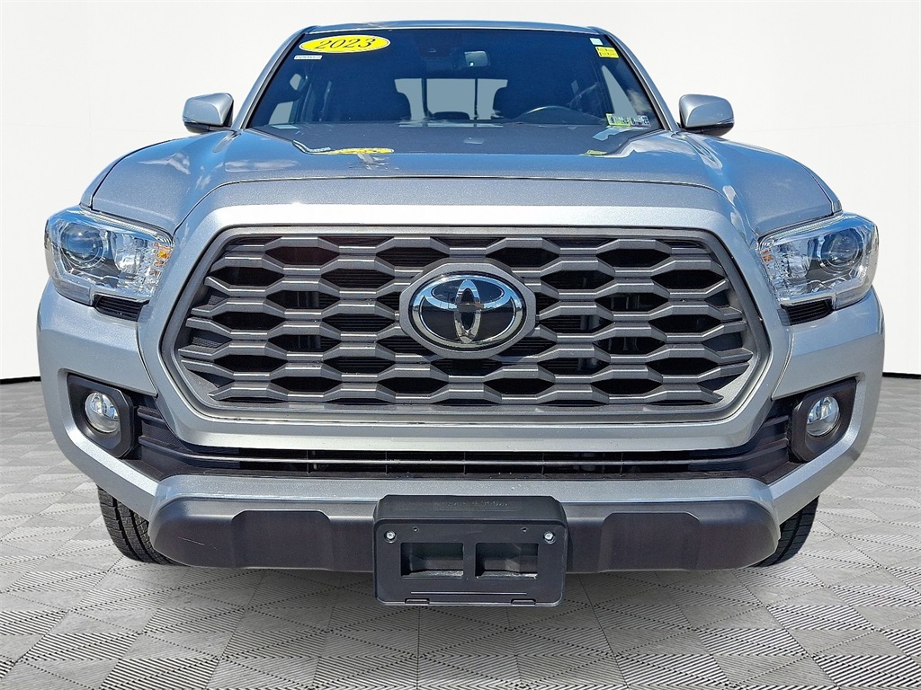 2023 Toyota Tacoma TRD Off-Road V6 photo 2