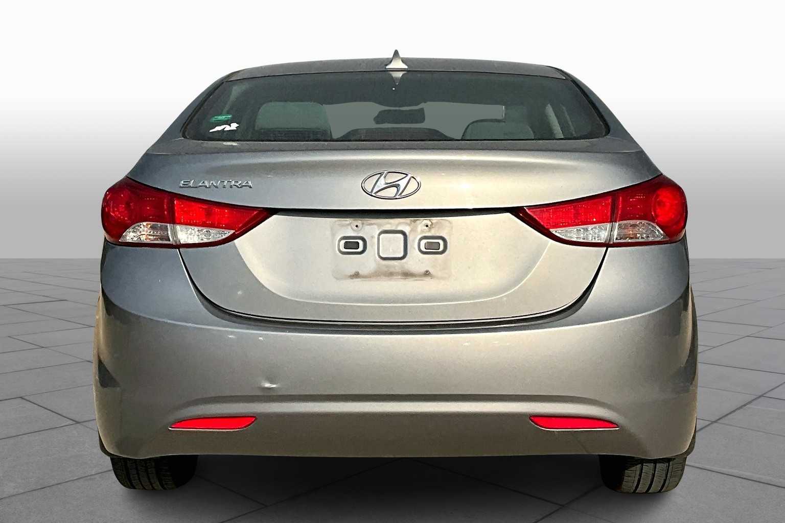 2013 Hyundai Elantra GLS photo 4