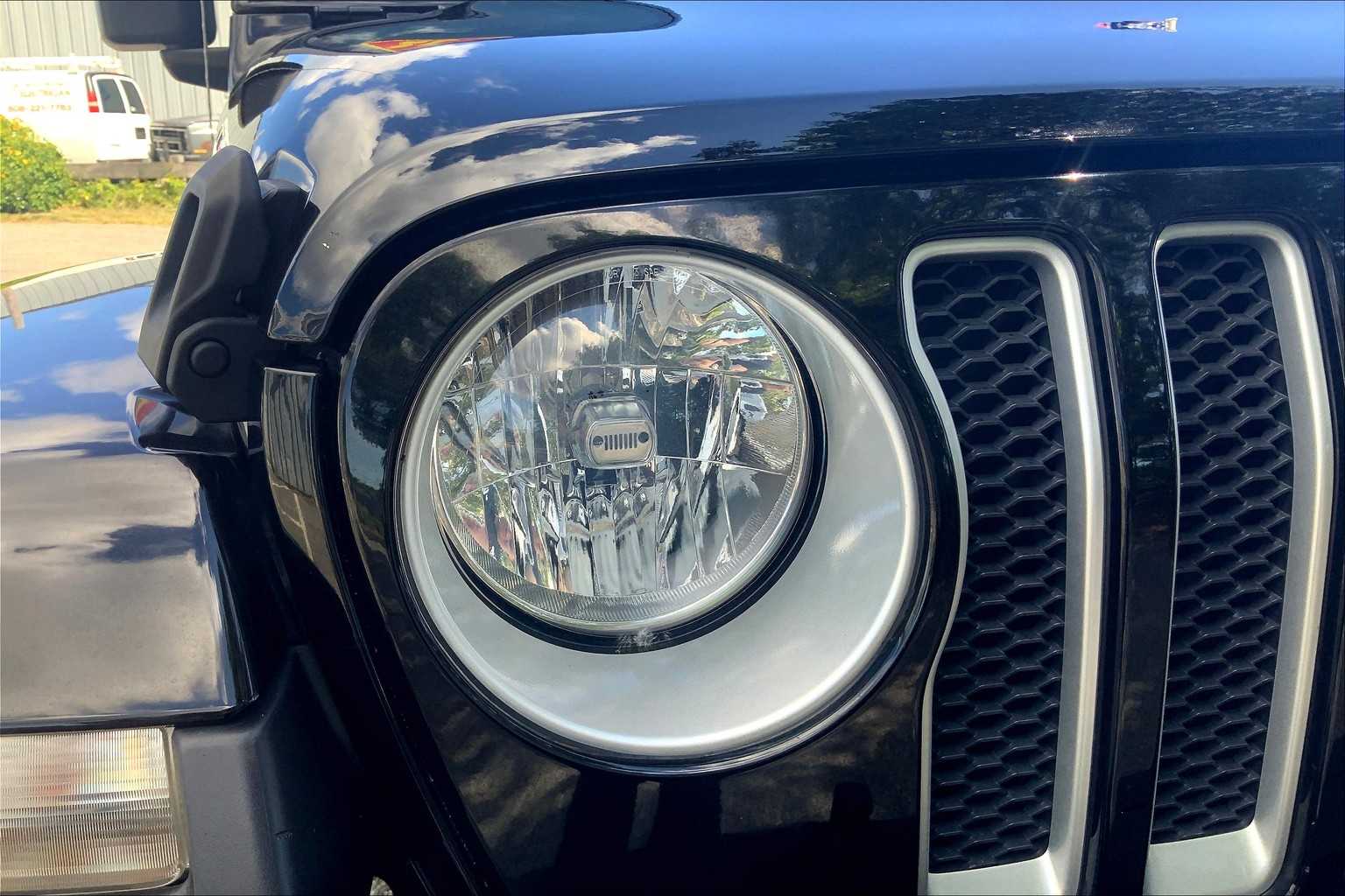 2021 Jeep Wrangler Unlimited Sahara photo 21
