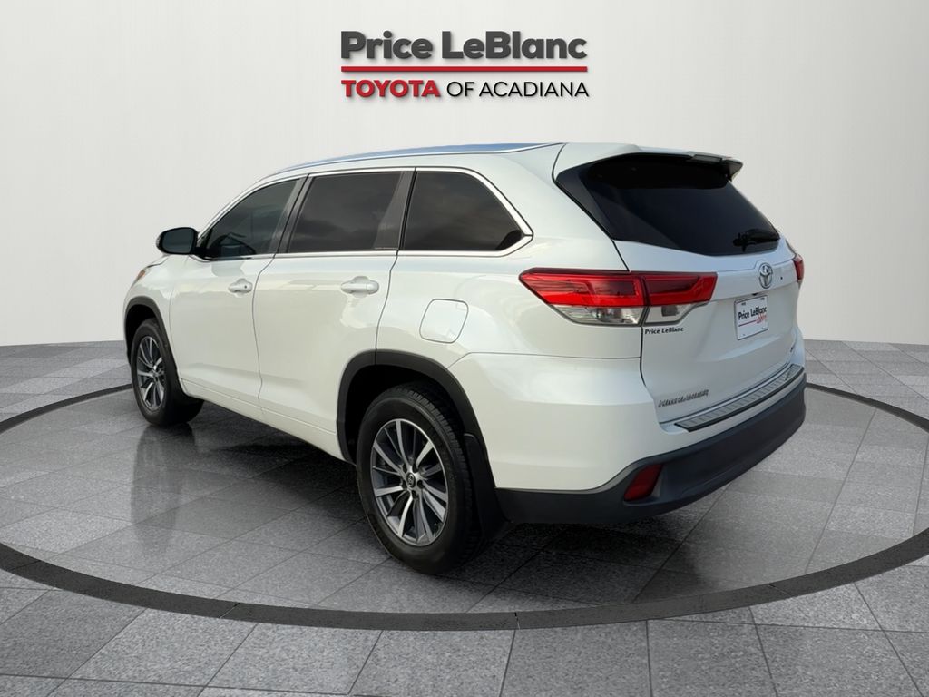 2017 Toyota Highlander XLE photo 4