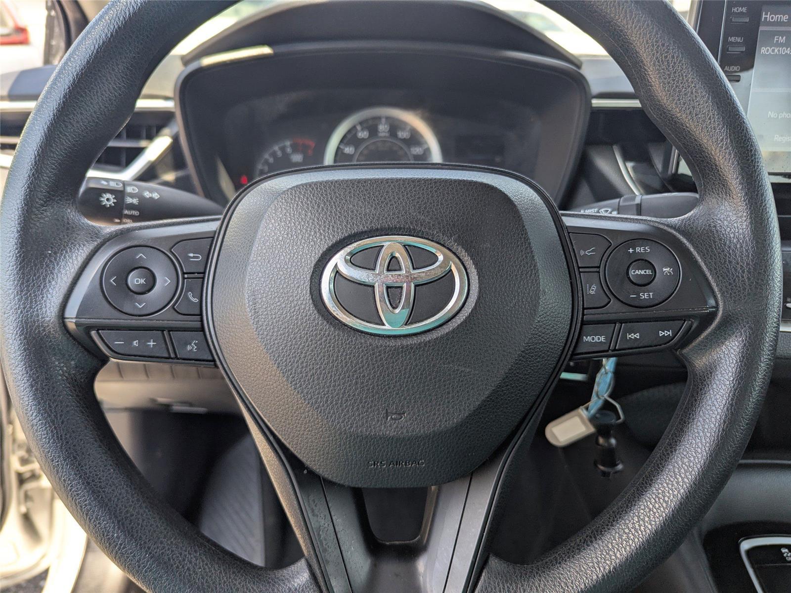 2022 Toyota Corolla LE photo 27