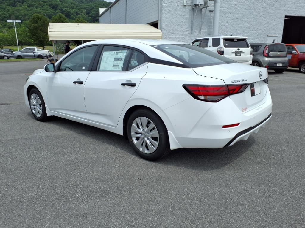 2025 Nissan Sentra S photo 5