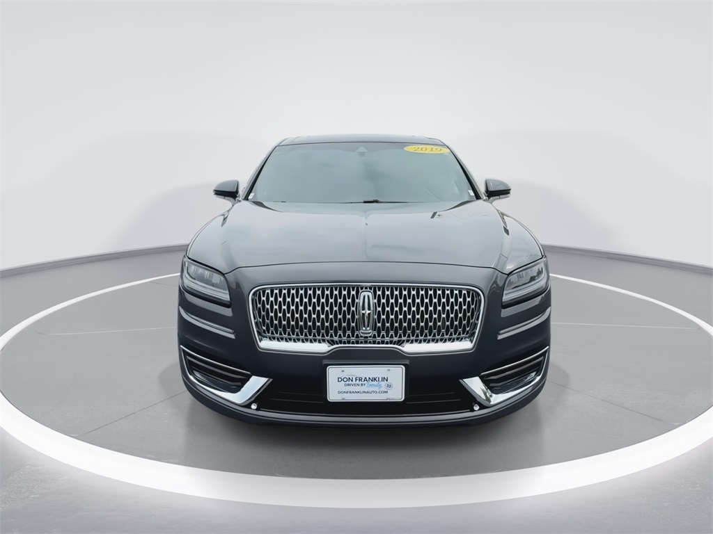 2019 Lincoln Nautilus Select photo 3