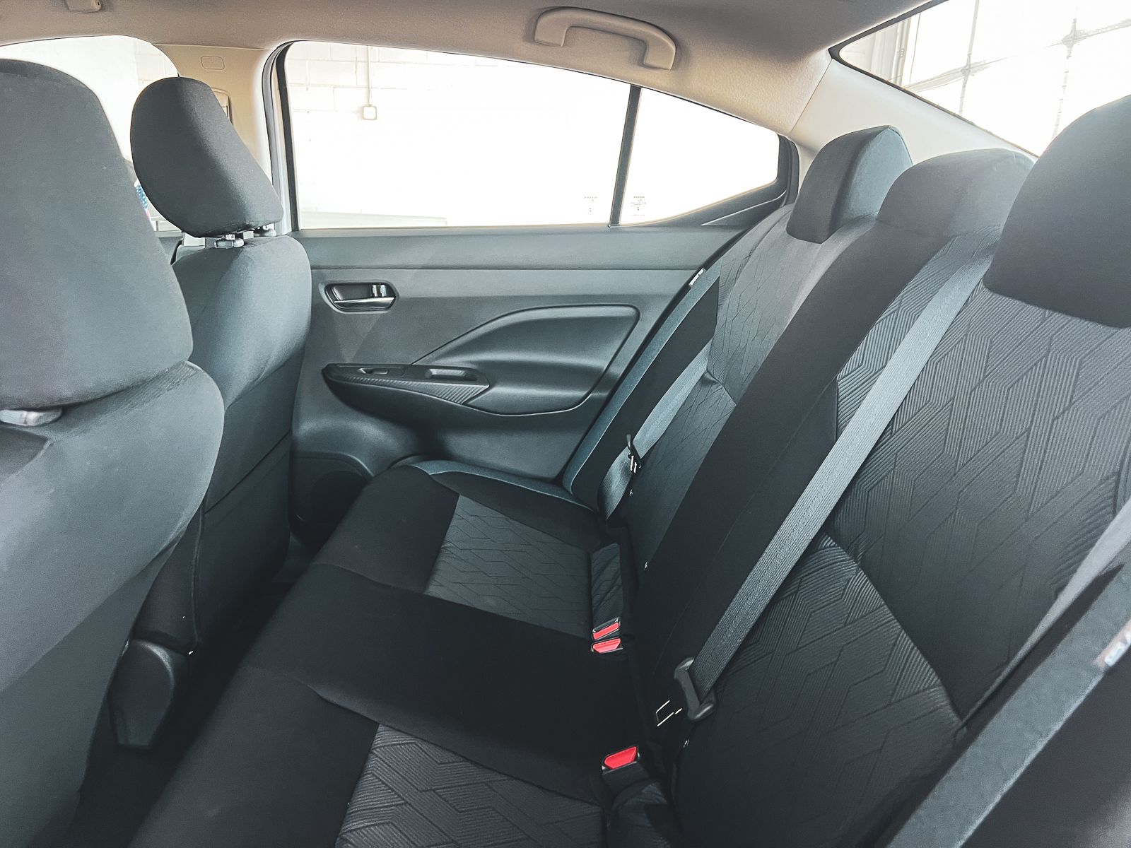 2025 Nissan Versa 1.6 SV photo 23