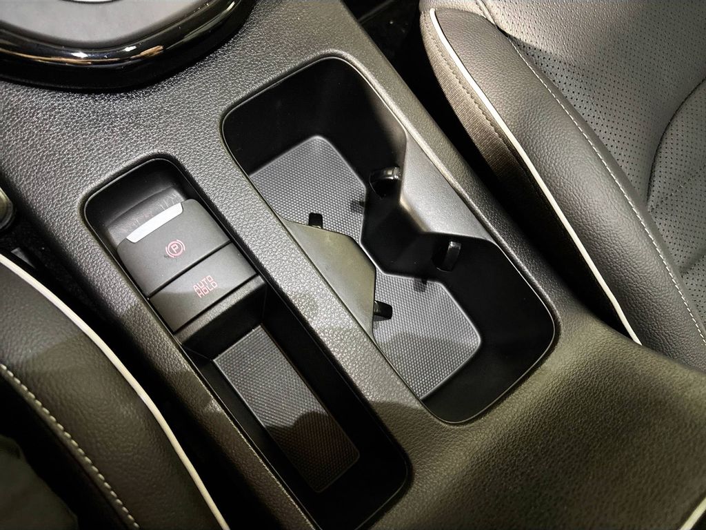 2024 Kia Forte GT-Line photo 15