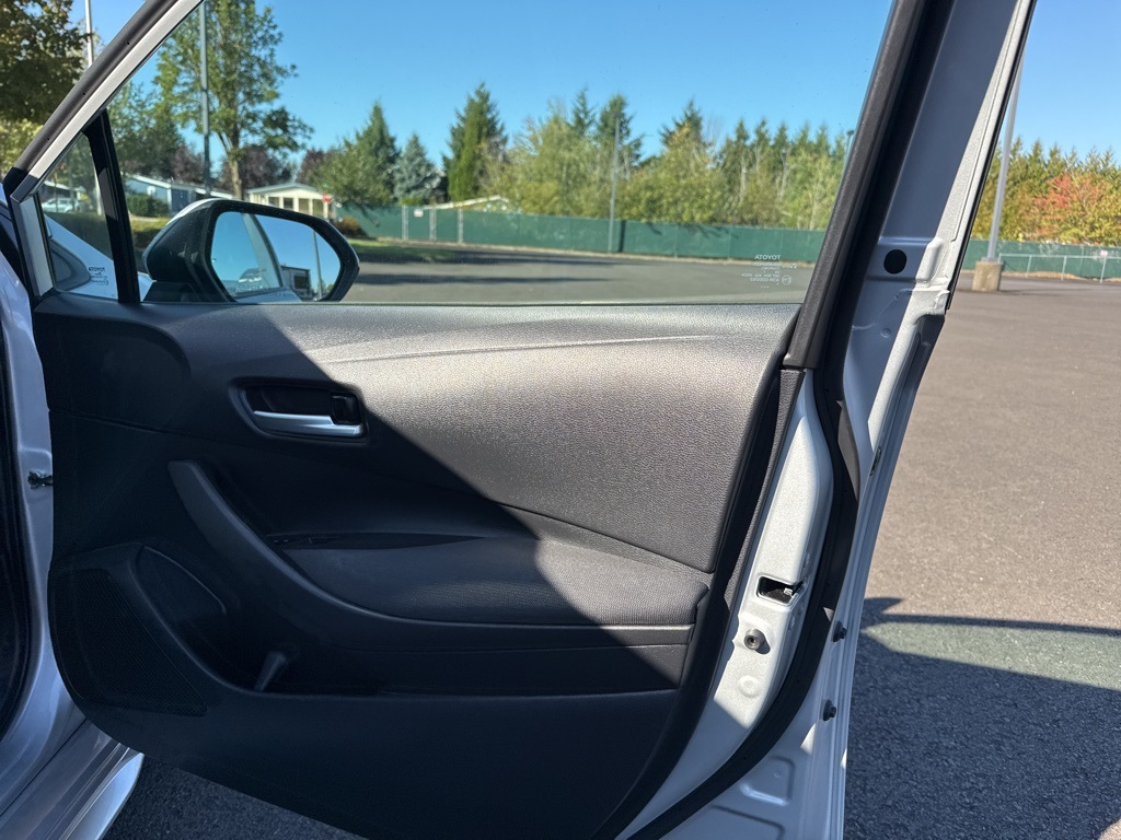 2021 Toyota Corolla LE photo 22