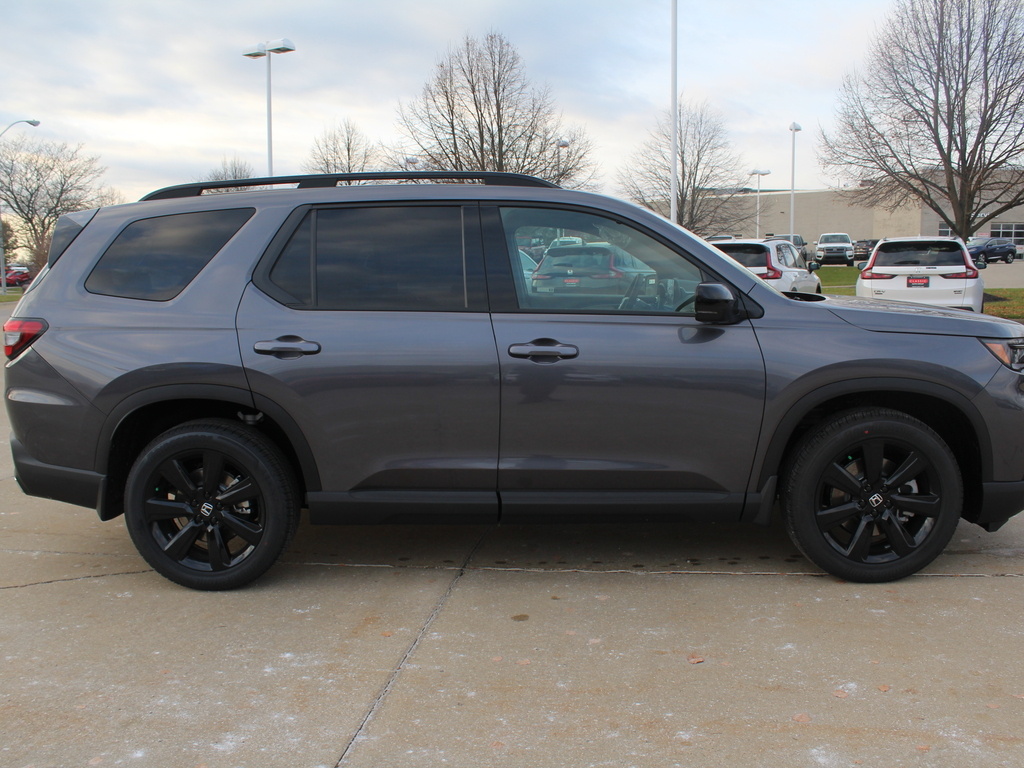 2025 Honda Pilot Black Edition photo 2