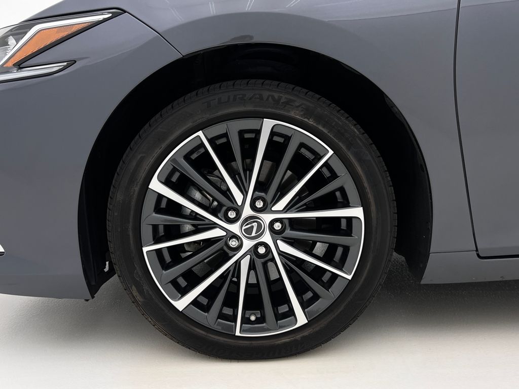2022 Lexus ES 350 photo 32