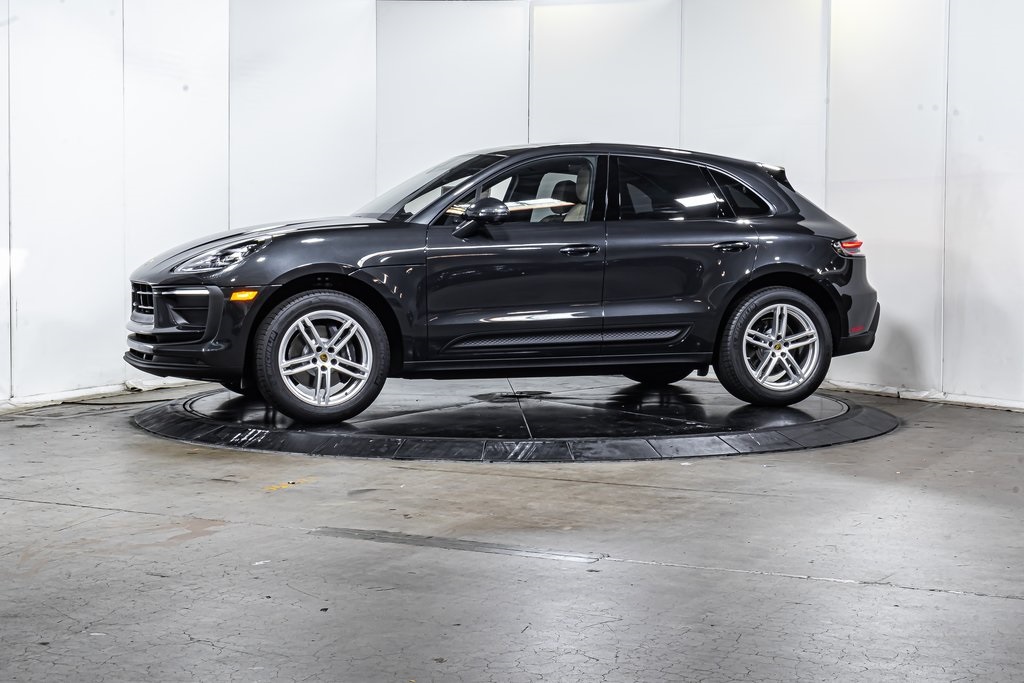 2025 Porsche Macan T photo 2