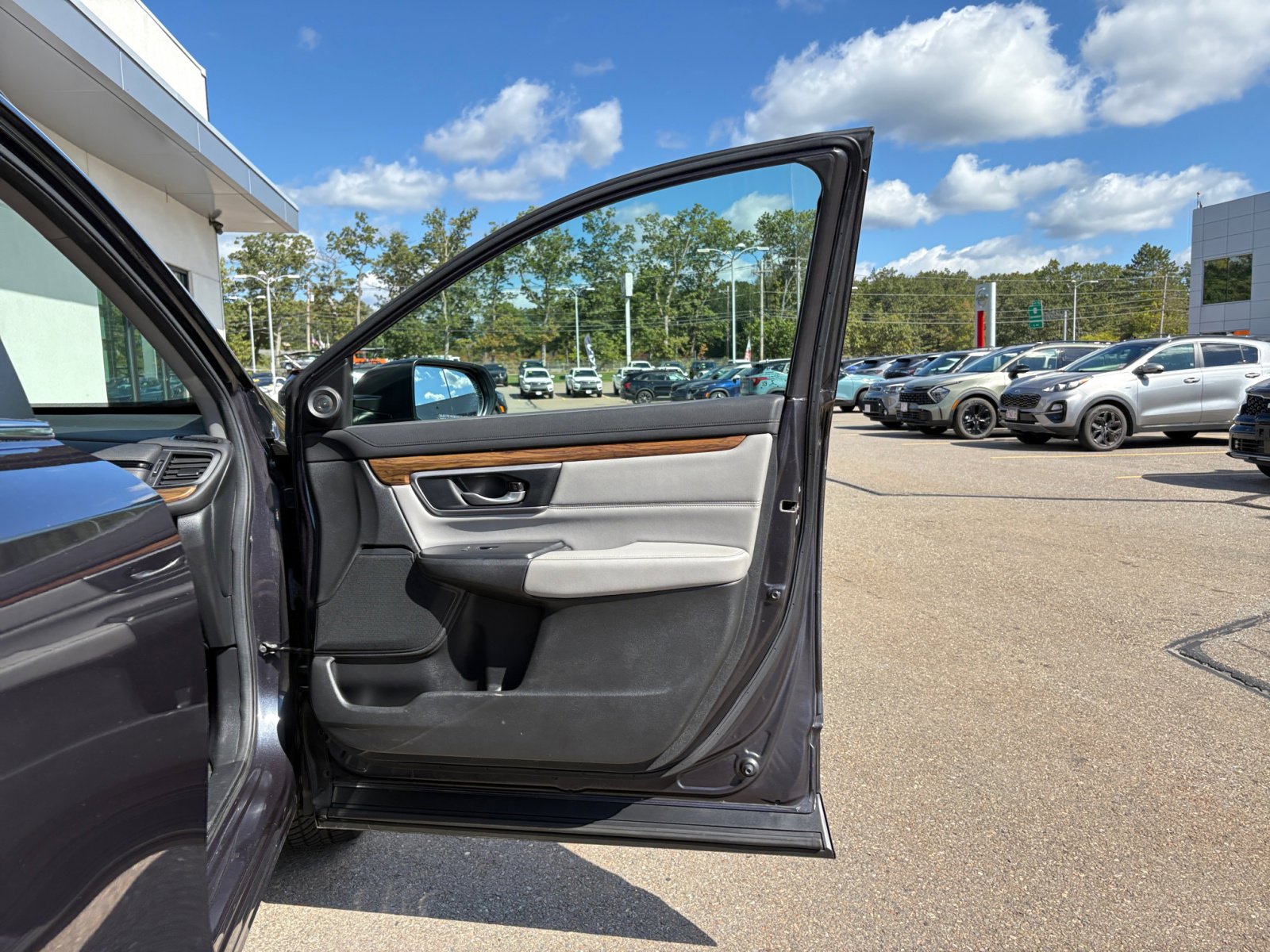 2017 Honda CR-V Touring photo 30