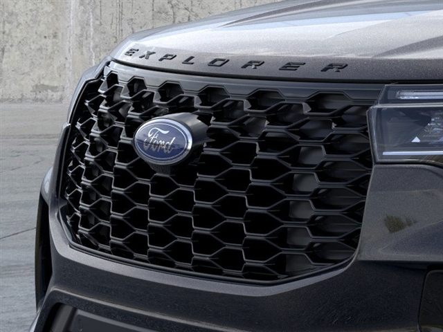 2025 Ford Explorer ST-Line photo 9