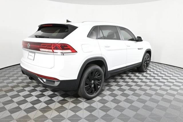 2026 Volkswagen Atlas Cross Sport SE Technology photo 2