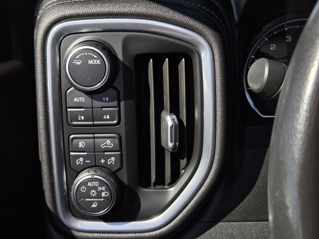 2021 Chevrolet Silverado 1500 RST photo 13