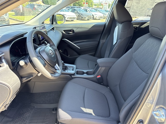 2026 Toyota Corolla Cross LE photo 8