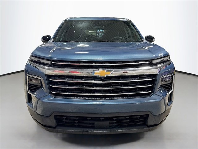 2025 Chevrolet Traverse photo 2