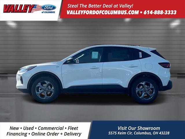 2025 Ford Escape ST-Line photo 5