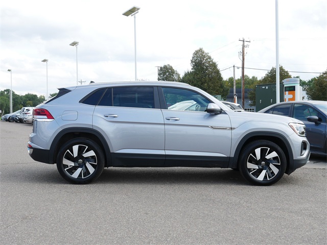 2024 Volkswagen Atlas Cross Sport SE Technology photo 7