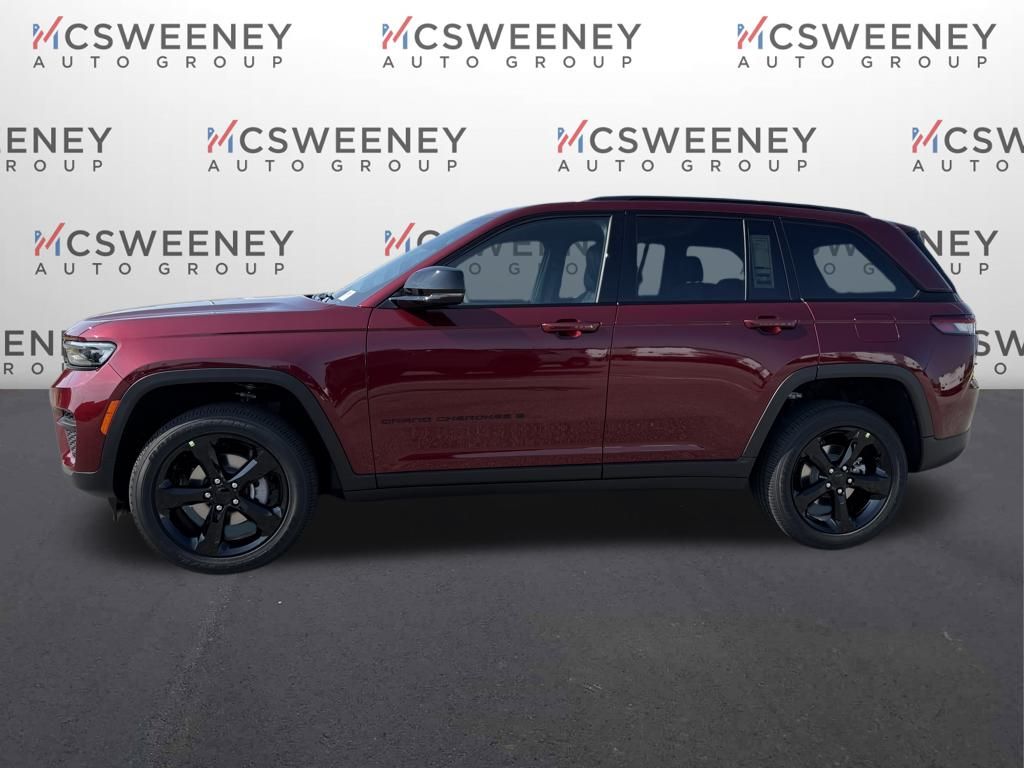 2025 Jeep Grand Cherokee Altitude photo 2