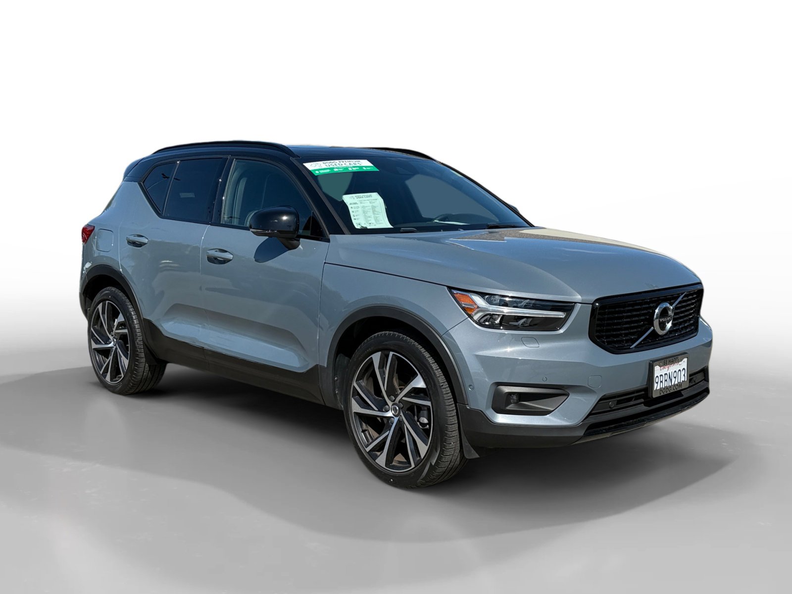 2022 Volvo XC40 R-Design photo 6