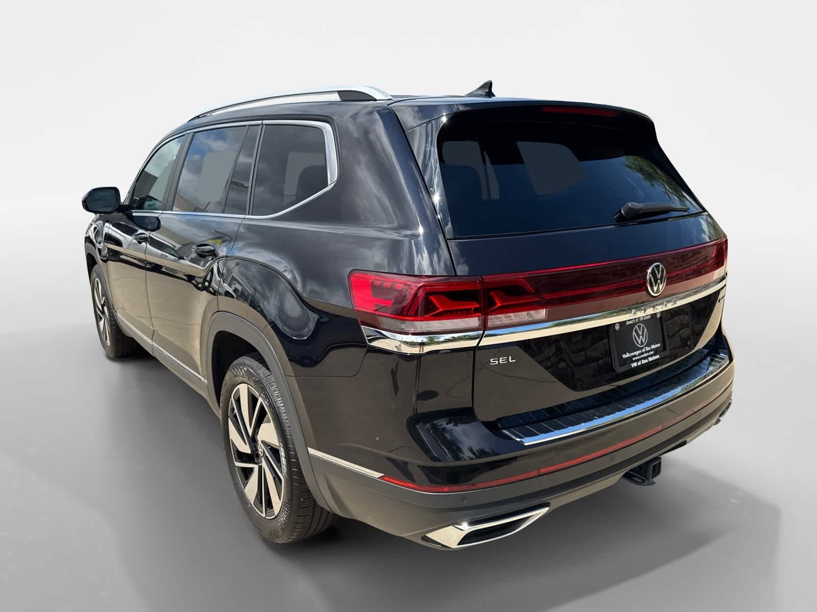 2024 Volkswagen Atlas SEL photo 4