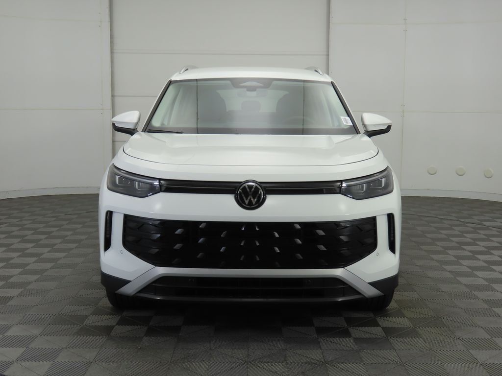 2025 Volkswagen Tiguan SE photo 3