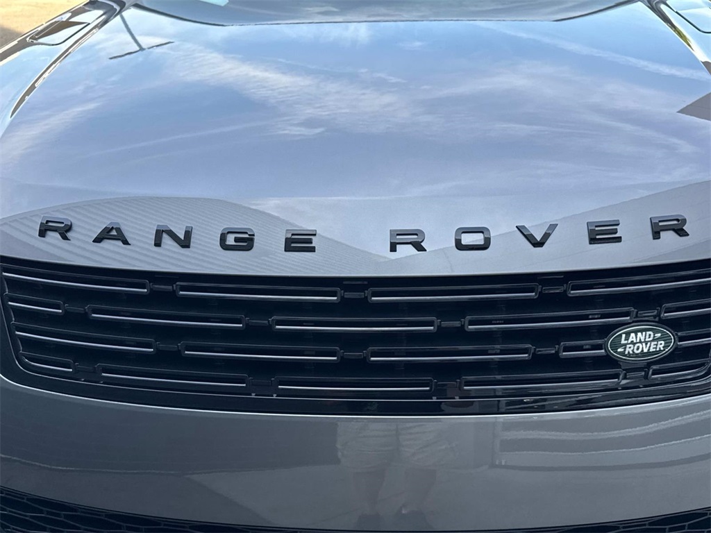 2025 Land Rover Range Rover Sport SE photo 10