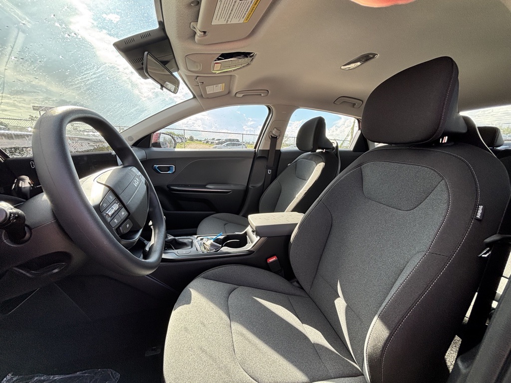 2025 Kia K4 LXS photo 18