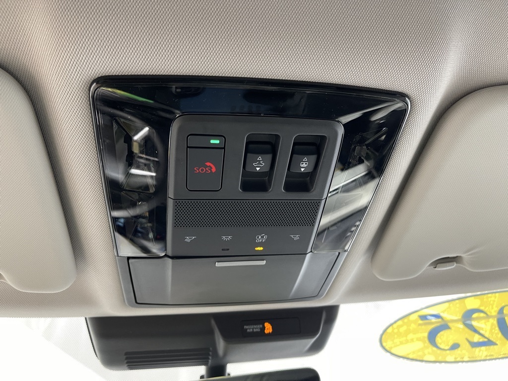 2025 Mitsubishi Outlander SE photo 7