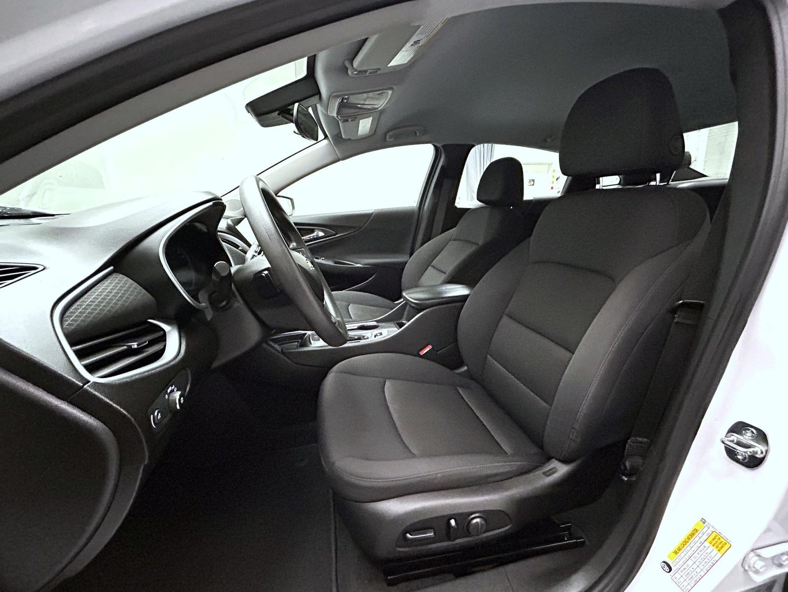 2023 Chevrolet Malibu 1LT photo 9
