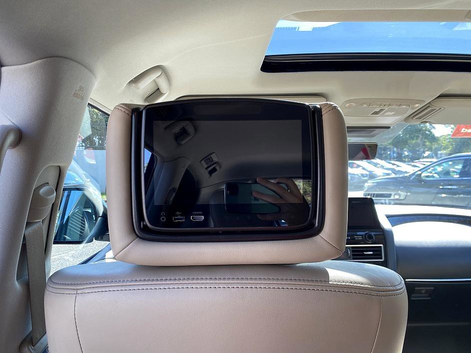 2021 Nissan Armada Platinum photo 21
