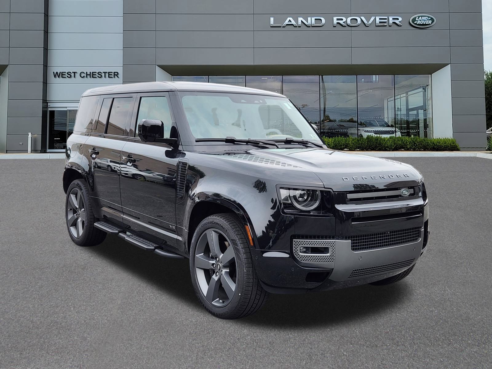 2025 Land Rover Defender 110 V8 photo 2