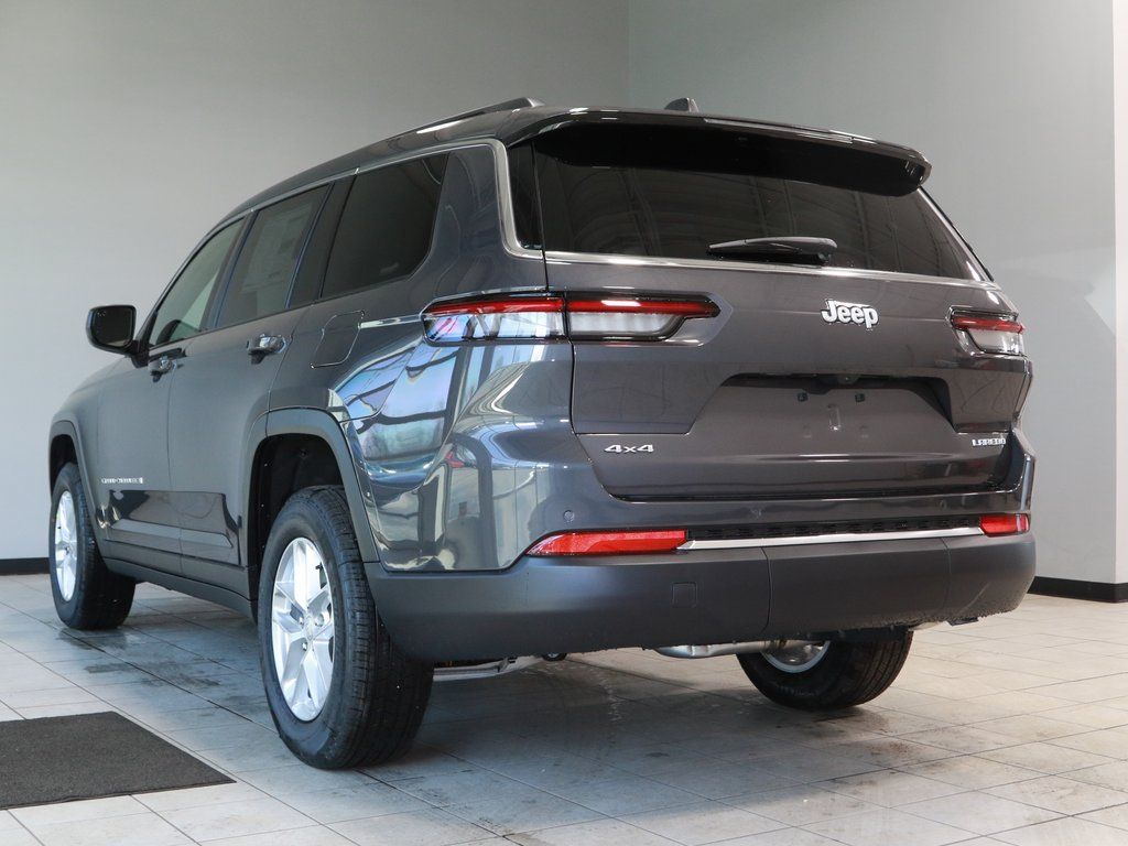 2025 Jeep Grand Cherokee Laredo photo 6