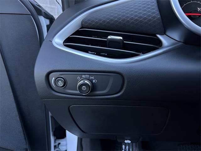 2023 Chevrolet Malibu 1LT photo 10