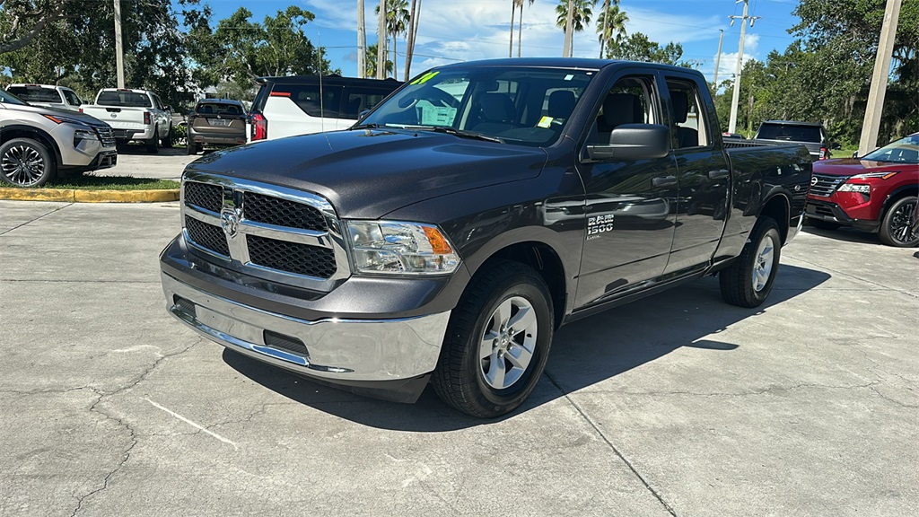 2024 Ram 1500 Classic SLT photo 3