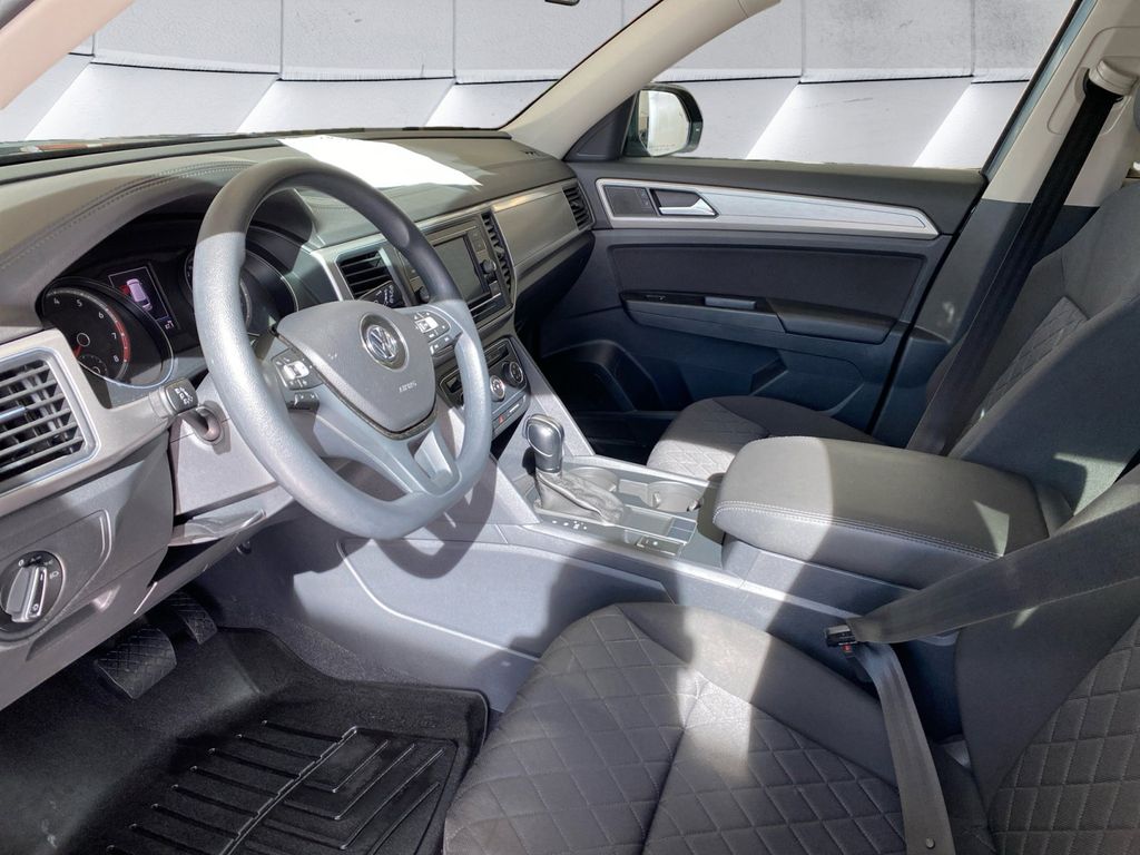 2019 Volkswagen Atlas S photo 2