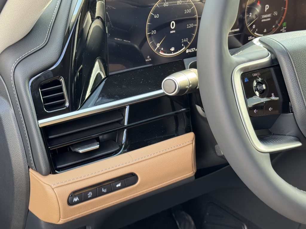 2026 Infiniti QX80 Luxe photo 8
